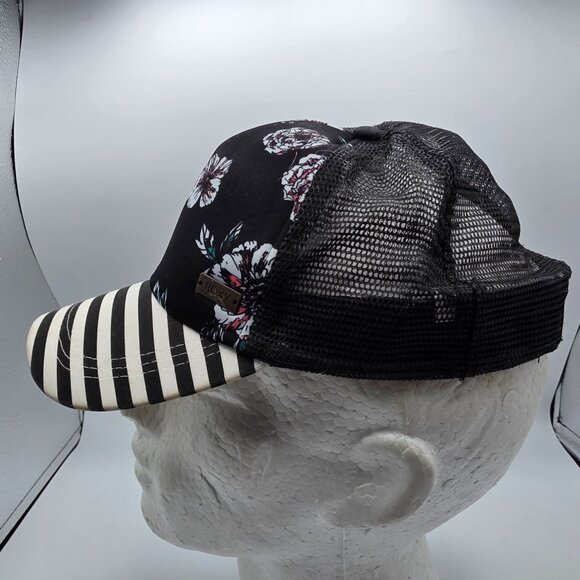 Roxy Womens Black White Floral Trucker Hat Casual Outdoors Lightweight Outdoors - Picture 2 of 8